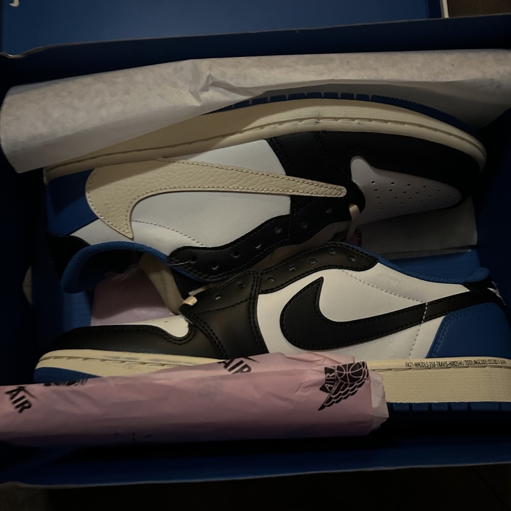 Jordan 1 retro low OG SP Fragment x Travis Scott